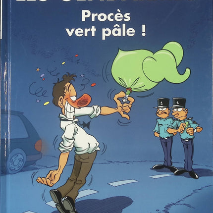 Les Gendarmes – Tome 2 : Procès Vert Pâle ! – bande dessinée humoristique – aventures et gags comiques - livre BD