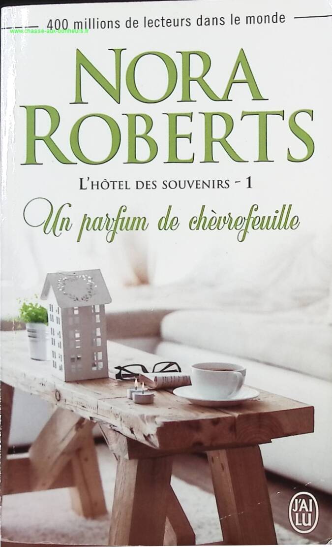 A Scent of Honeysuckle - Nora Roberts - Book