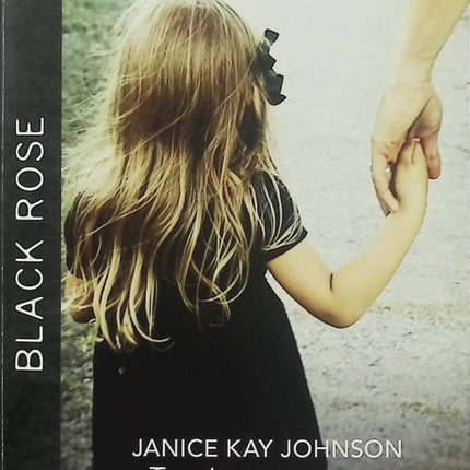 Tendres menaces - Une suspecte si séduisante - Janice Kay Johnson - Nicole Helm - Black Rose - Romance suspense - Ranch - Shérif - Meurtre - Suspecte - Protection - Enfant en danger - Menaces - Secrets - Danger - Livre