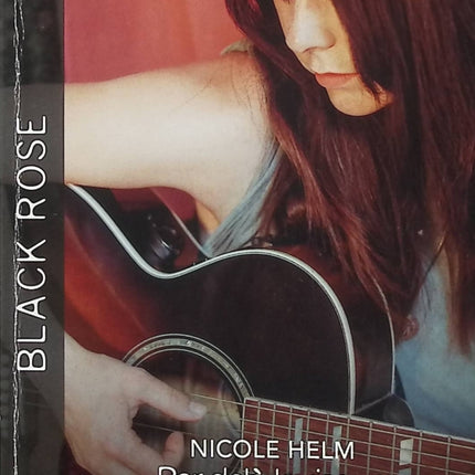 Par-delà le risque - Un bébé à choyer - Nicole Helm - Regan Black - Black Rose - Romance suspense - Bébé en danger - Protection - Enquête - Menaces - Meurtre - Danger - Secrets - Famille - Amour - Livre
