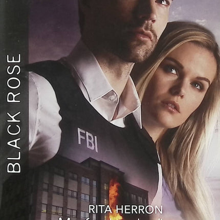 Murée dans le silence - Opération - Bébé menacé - Rita Herron - Julie Anne Lindsey - Black Rose - Romance suspense - Bébé en danger - Enlèvement - Meurtre - Enquête - Protection - Menaces - Secrets - Danger - FBI - Livre